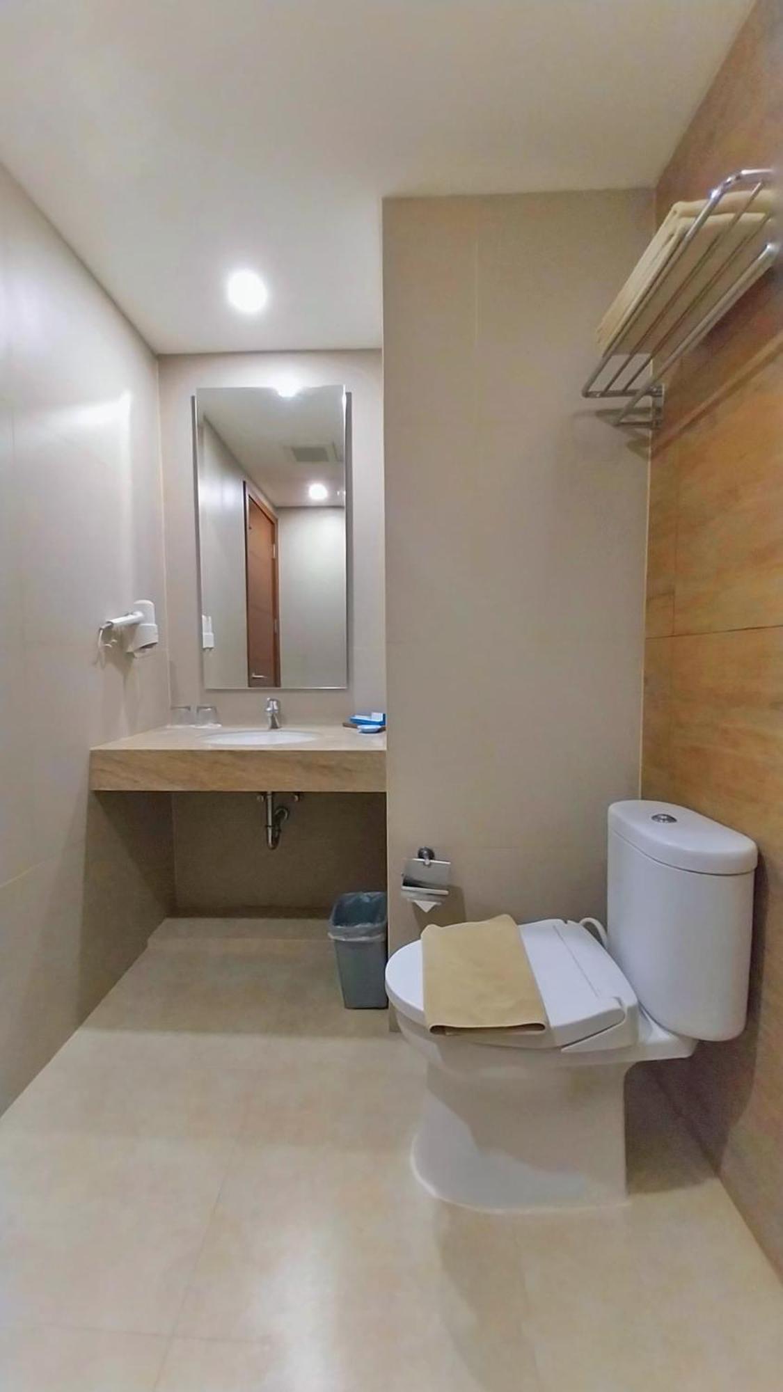 Hotel Brothers Biru Solo Baru Экстерьер фото