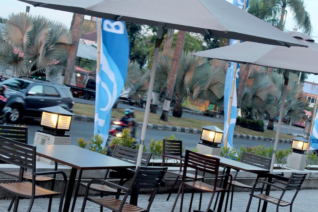 Hotel Brothers Biru Solo Baru Экстерьер фото