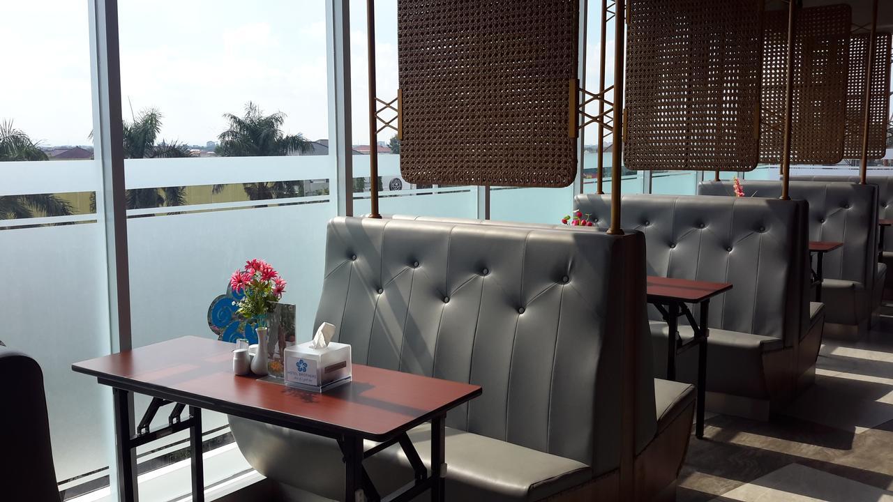 Hotel Brothers Biru Solo Baru Экстерьер фото