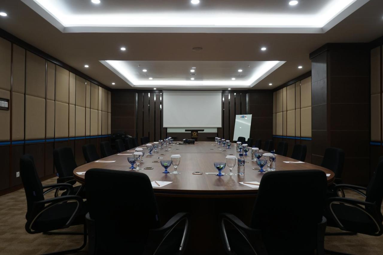 Hotel Brothers Biru Solo Baru Экстерьер фото